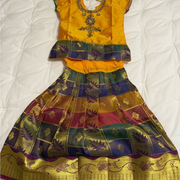 South Indian Pattu Pavadai set for girls 3-5 years old NWOT - Picture 2 of 6
